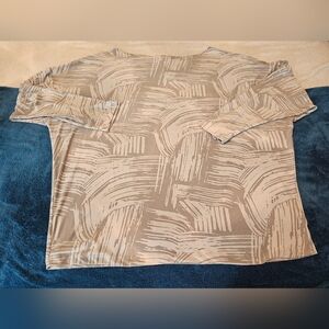 White Birch 1X Boat Neck 3/4 Sleeve Abstract White & Gray Wrinkle Resistant Top